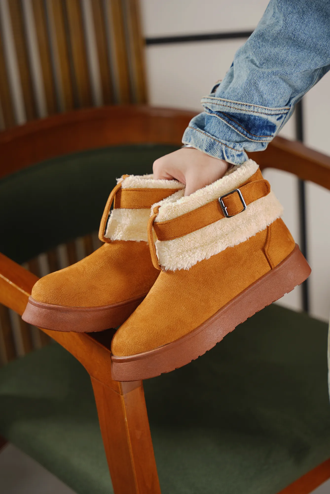 Casual Winter Boots with Plush Cuff - Camel