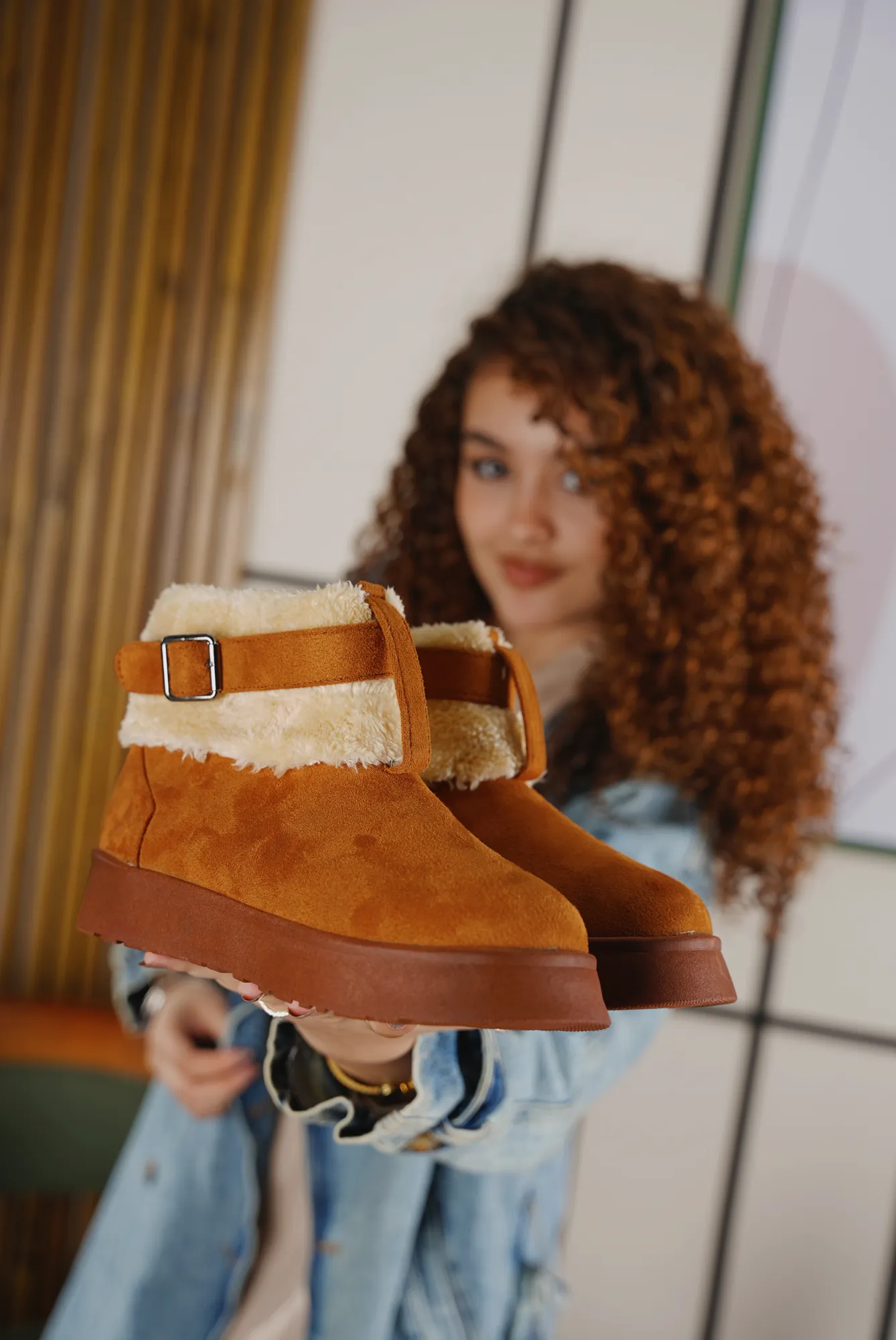 Casual Winter Boots with Plush Cuff - Camel