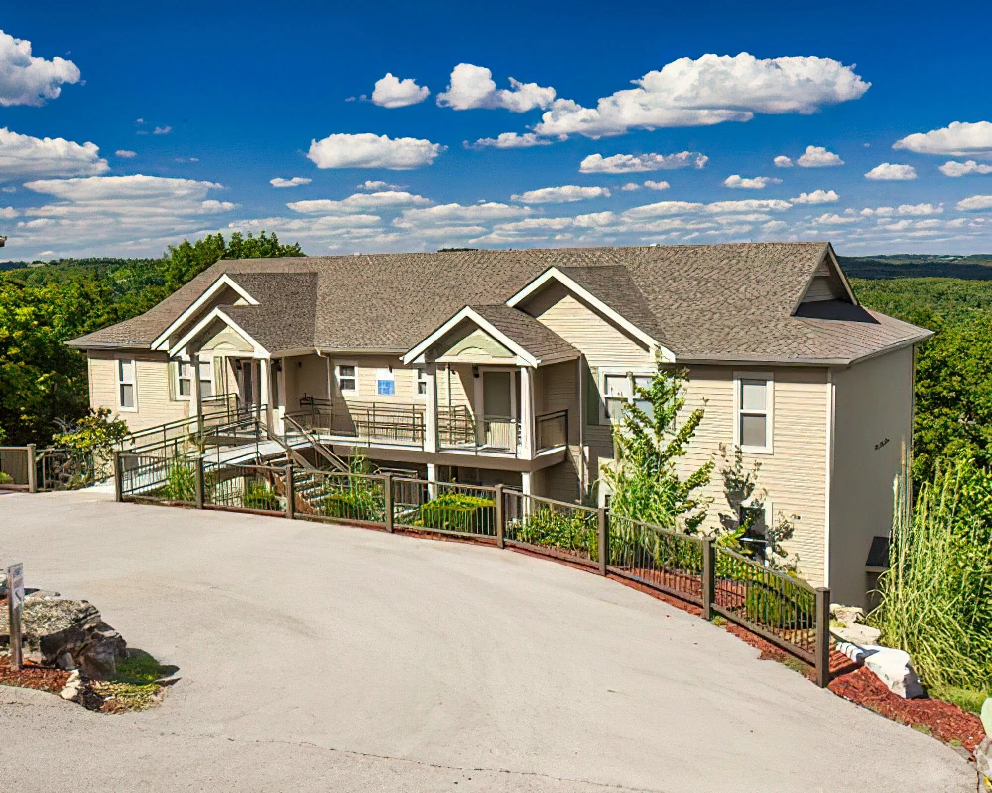 Stonebridge Village Condominiums